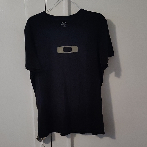 Oakley Black Tee with Logo Accent - Picture 1 of 3